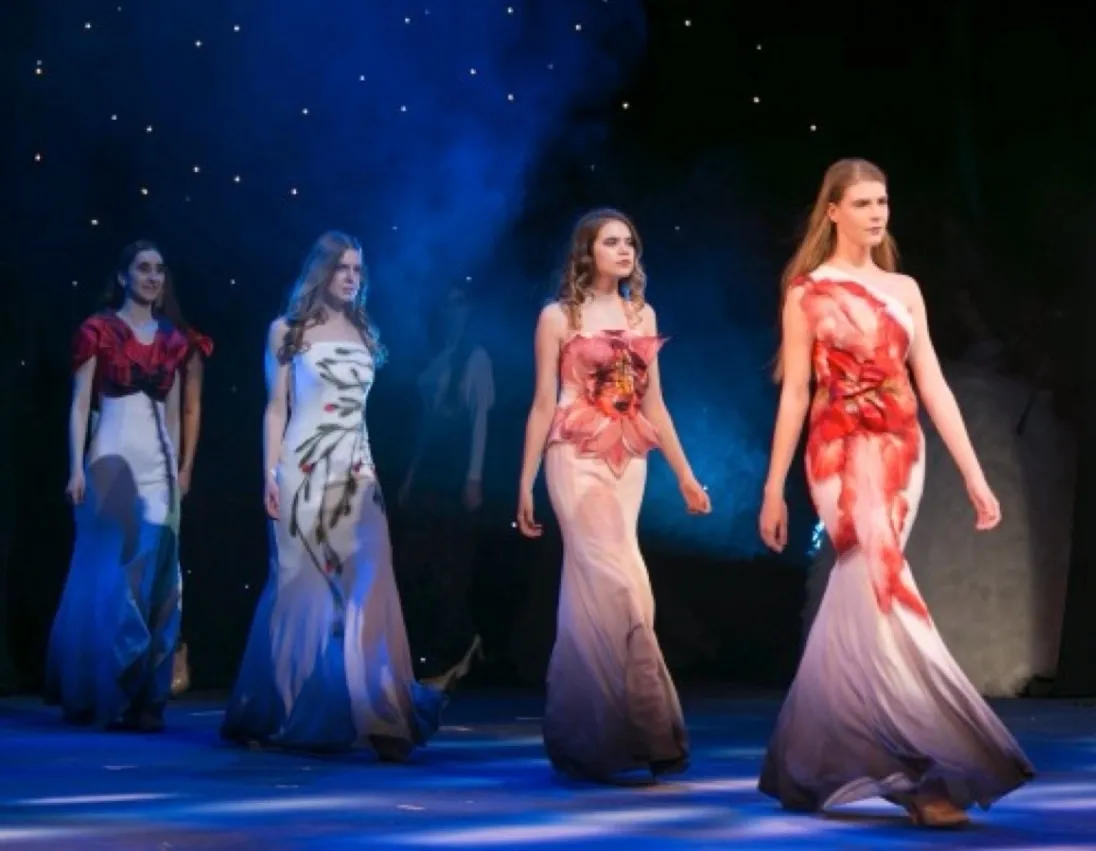 Афиша трансляции Модный показ молодых модельеров