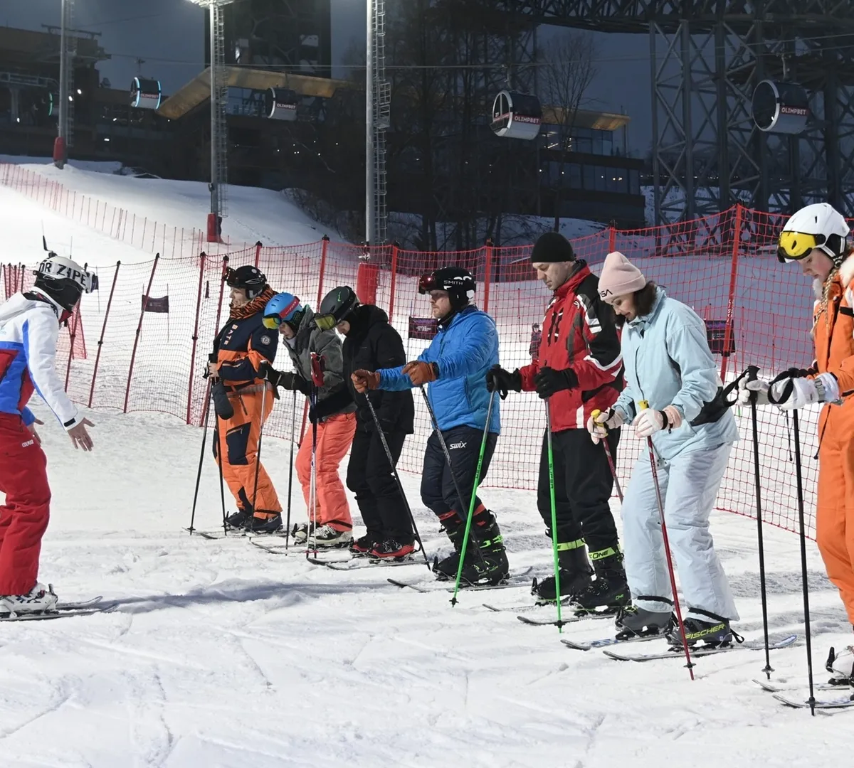 Афиша трансляции Мастер-класс по катанию на лыжах