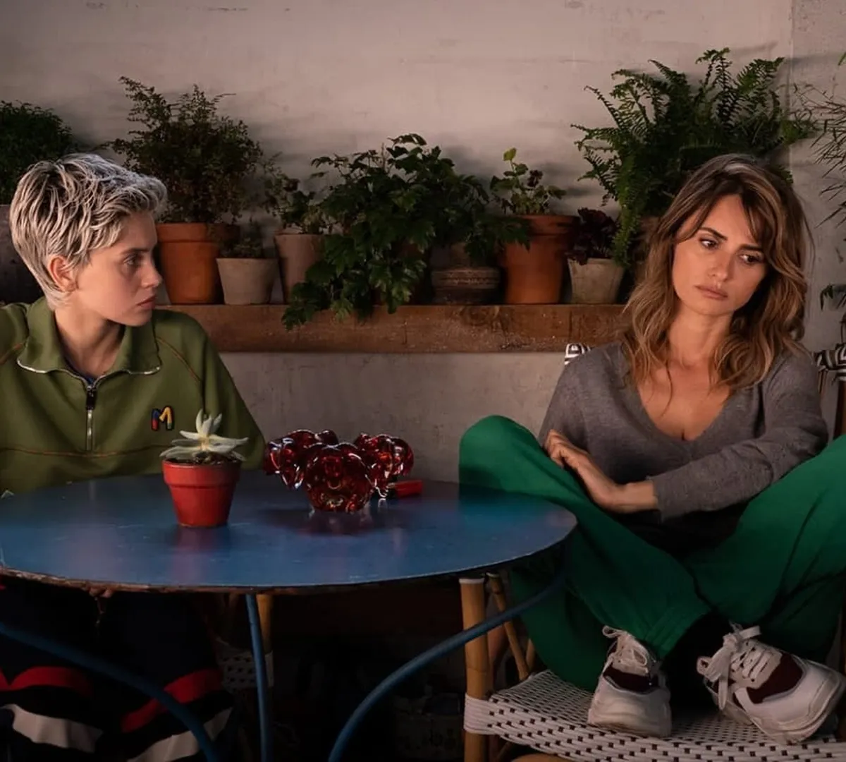 Афиша трансляции Долин и Пронченко – о фильме "Параллельные матери"