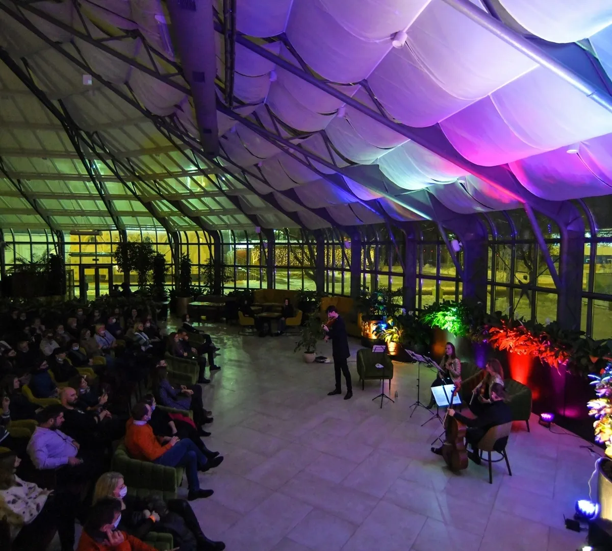 Афиша трансляции Музыка группы Rammstein в оранжерее на ВДНХ