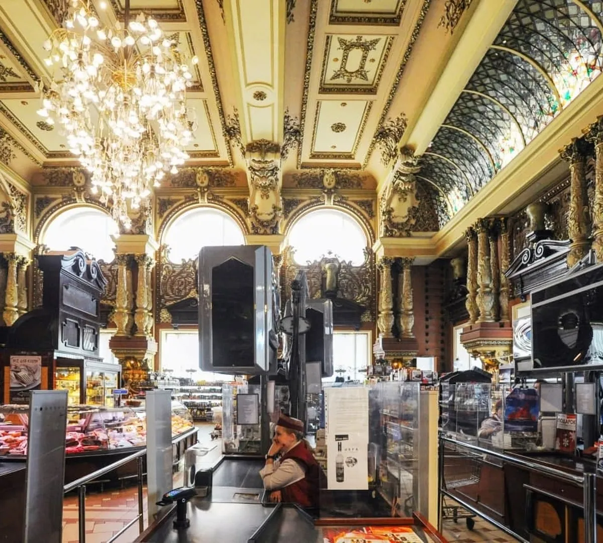 Афиша трансляции Экскурсия по гастроному "Елисеевский"