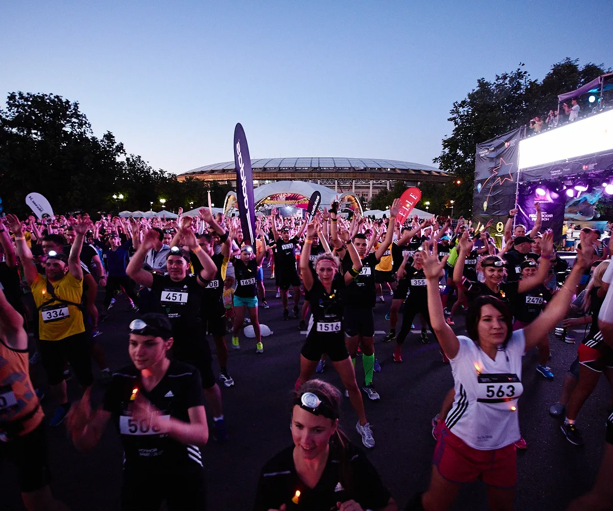 Афиша трансляции "Ночной забег" в "Лужниках"