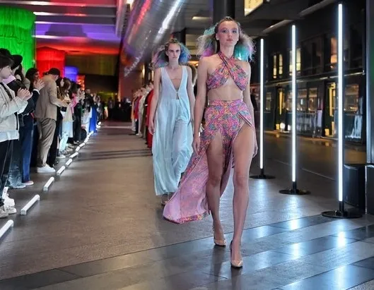 Афиша трансляции Международный форум BRICS+ Fashion Summit