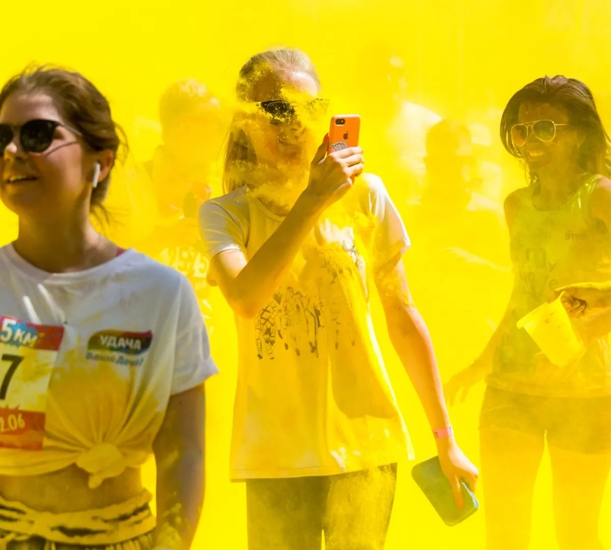 Афиша трансляции Красочный забег в "Лужниках"