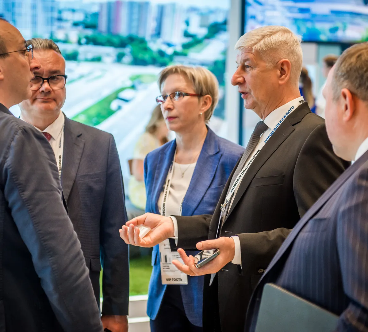 Афиша трансляции Эксперты расскажут об опыте реализации программы реновации