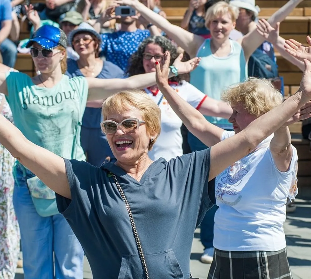 Афиша трансляции Массовая танцевальная тренировка в парке "Зарядье"