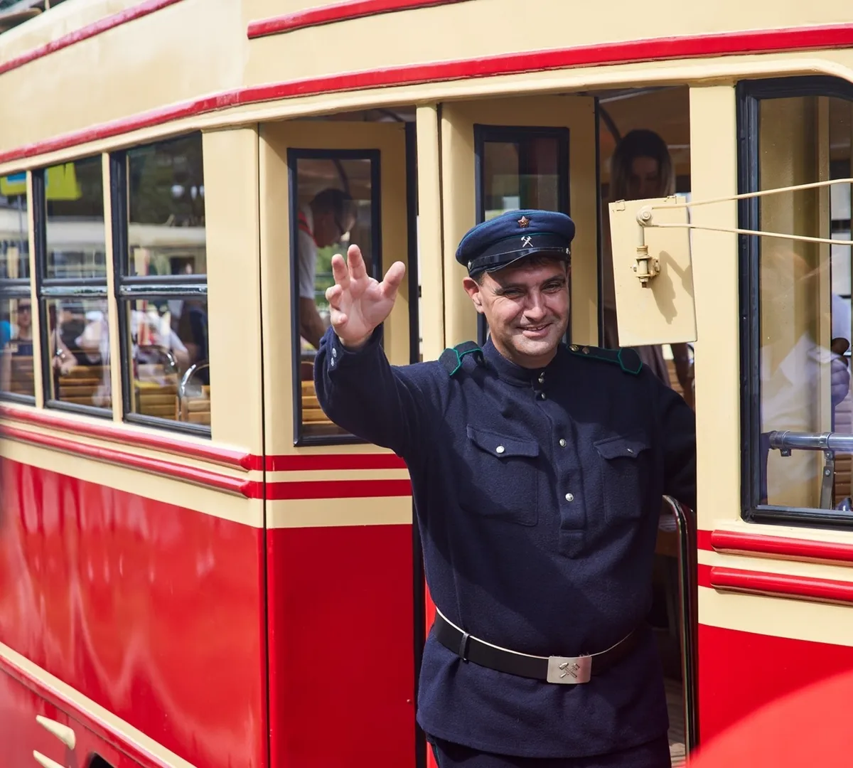 Афиша трансляции Парад трамваев на ВДНХ