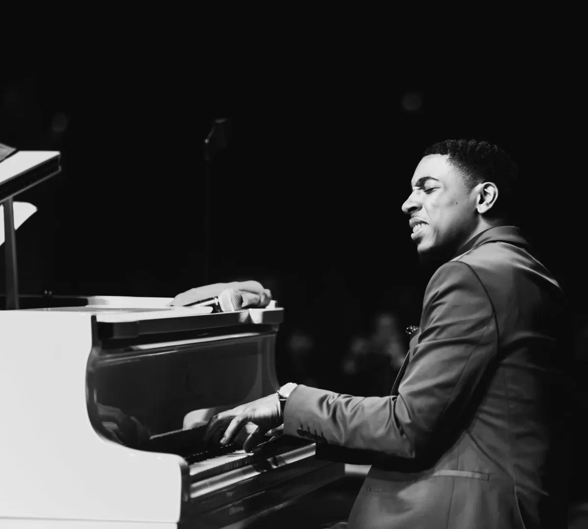 Афиша трансляции Первое выступление Christian Sands Trio в Москве