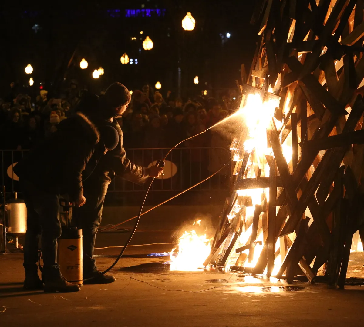 Афиша трансляции Провожаем зиму пятиметровым валенком