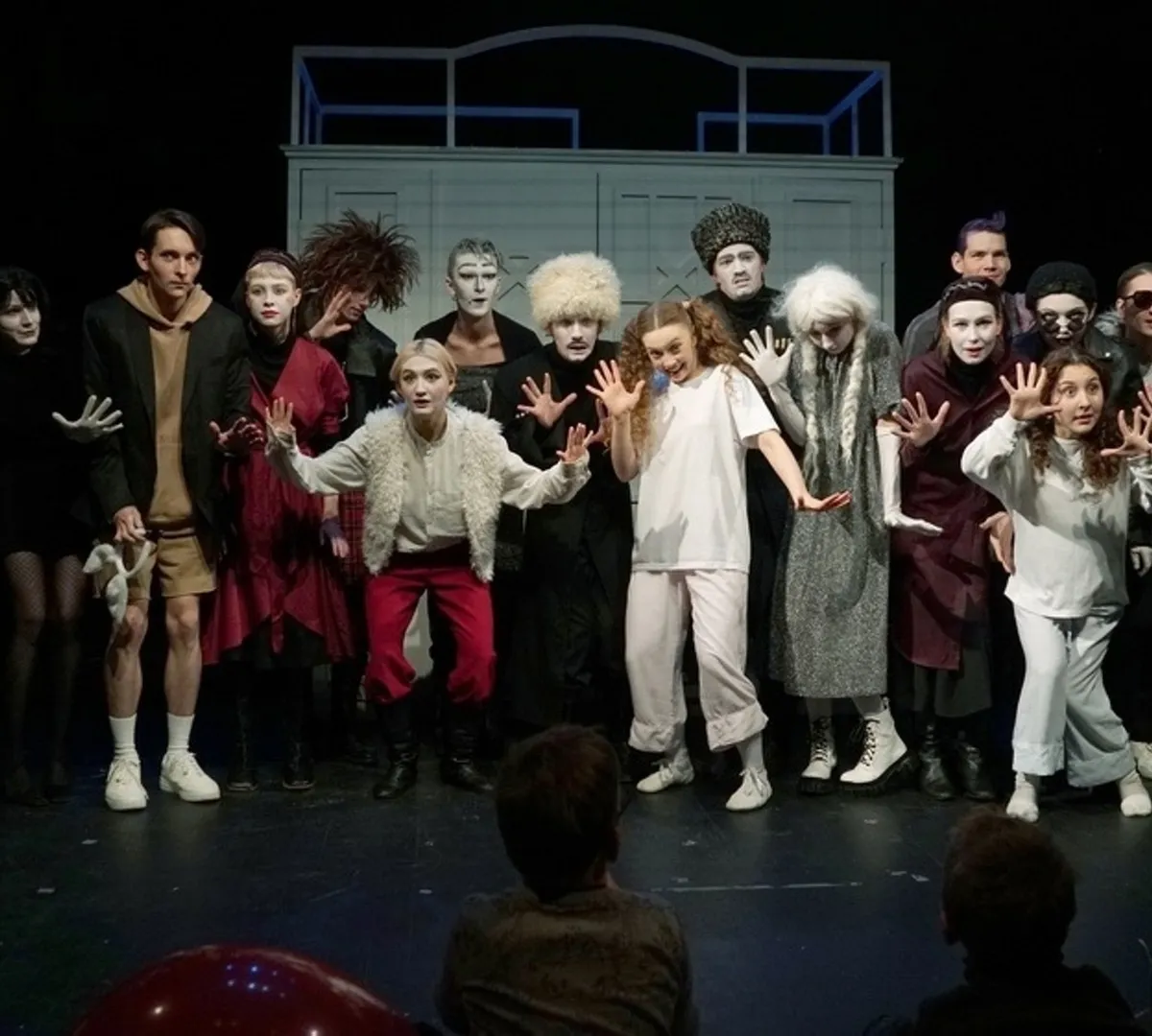 Афиша трансляции Выступление артистов Школы-студии МХАТ в честь 8 Марта