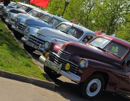 Афиша трансляции Парад ретроавтомобилей "Круг Победы"