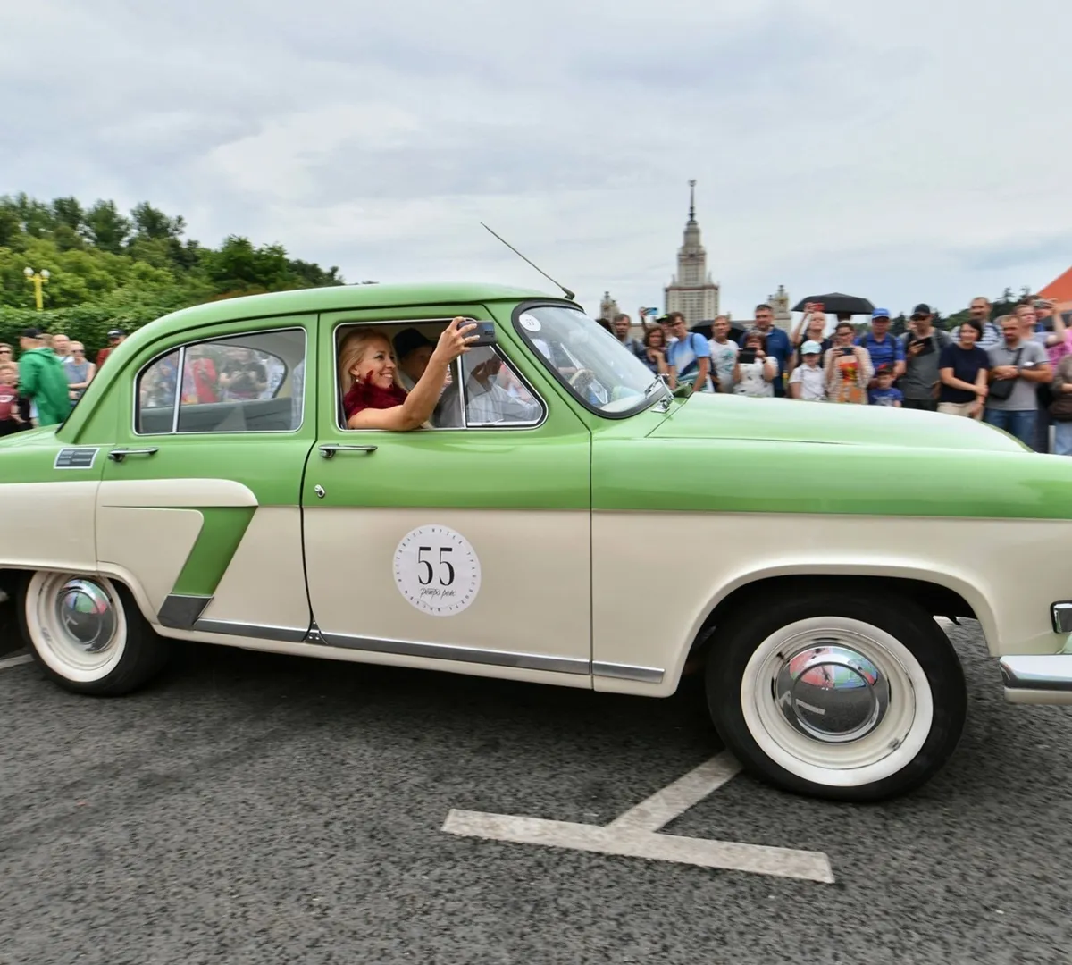 Афиша трансляции Ралли раритетных автомобилей на Воробьевых горах