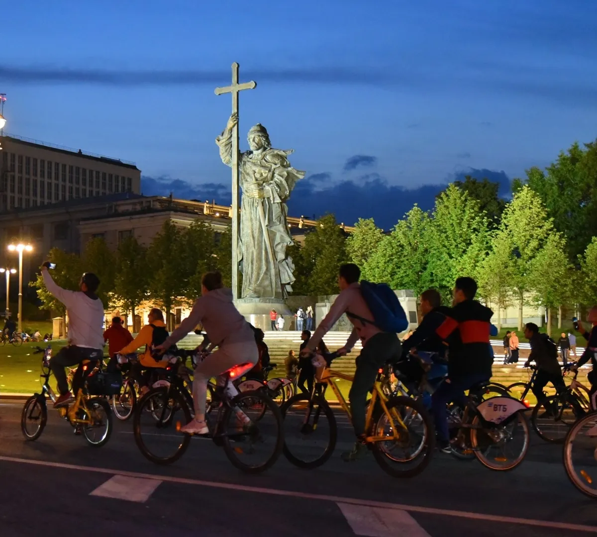 Афиша трансляции Ночной велофестиваль