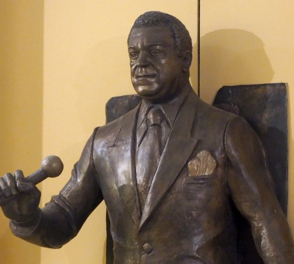 Афиша трансляции Открытие памятника Иосифу Кобзону