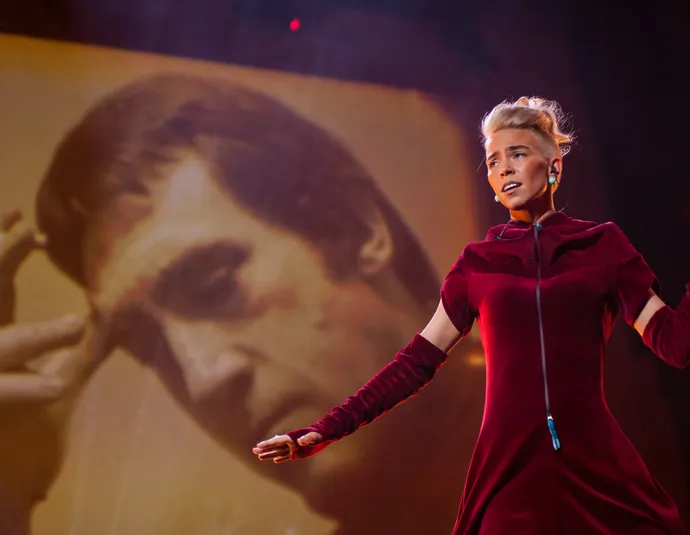 Афиша трансляции МузСалон24: концерт Варвары Визбор 