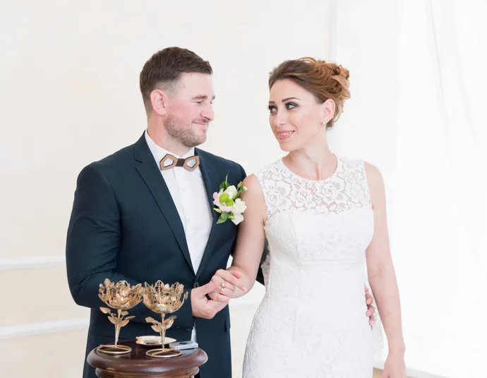 Афиша трансляции "Москва онлайн" провела опрос брачующихся в ЗАГСе