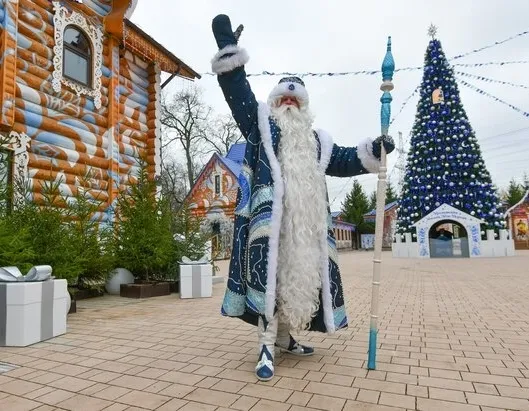 Афиша трансляции Экскурсия по Московской усадьбе Деда Мороза