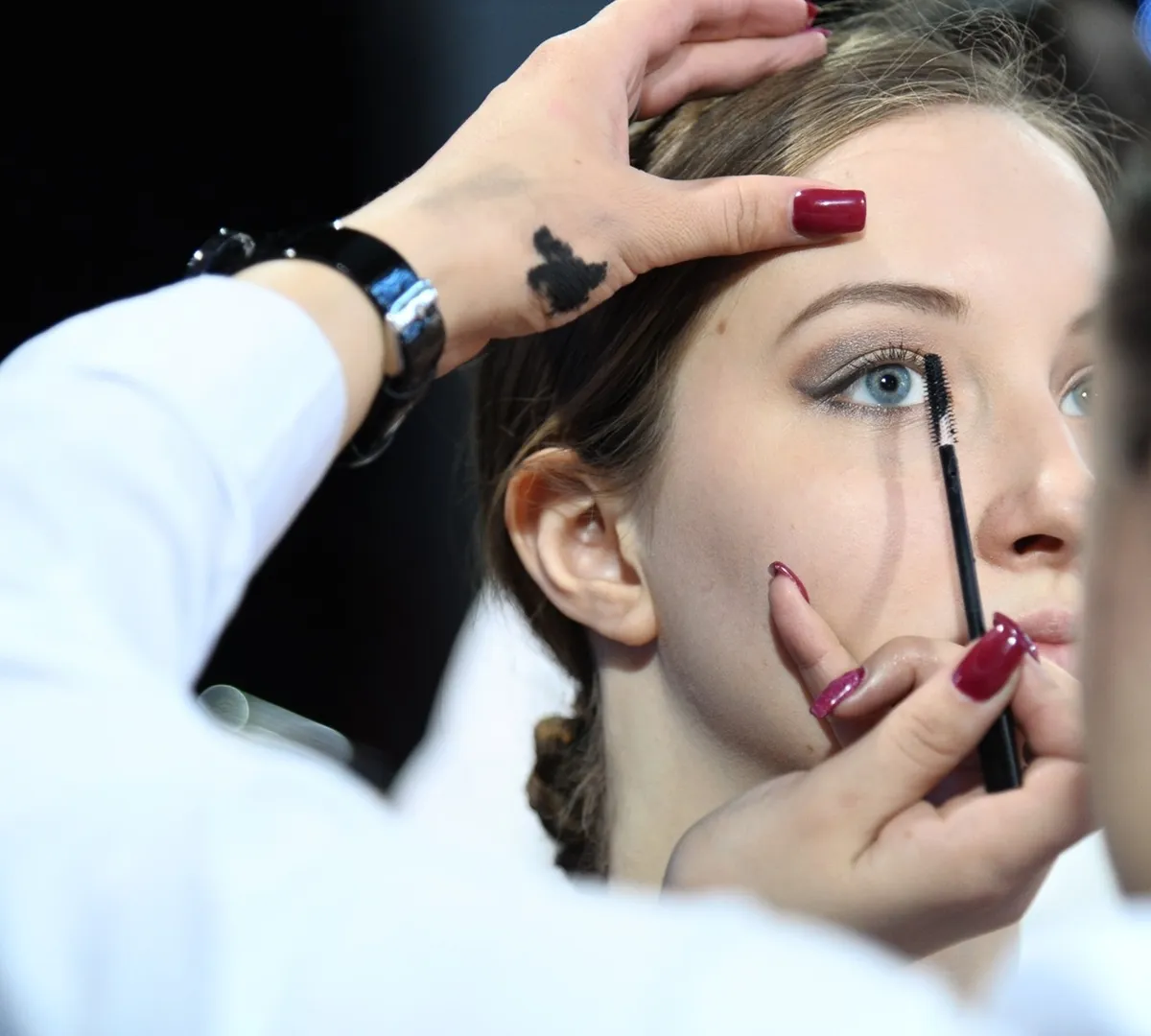 Афиша трансляции Обзор первой Московской недели красоты в "Манеже"