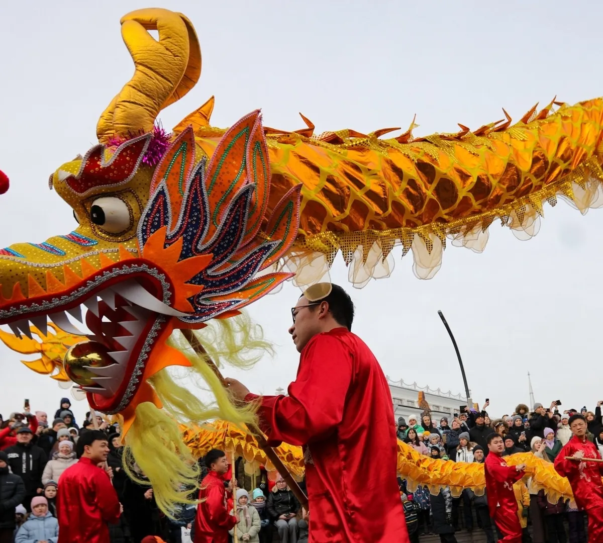 Афиша трансляции Шествие китайских артистов с 18-метровым драконом на ВДНХ