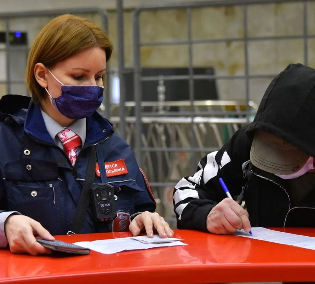 Афиша трансляции Как контролеры следят за соблюдением масочного режима