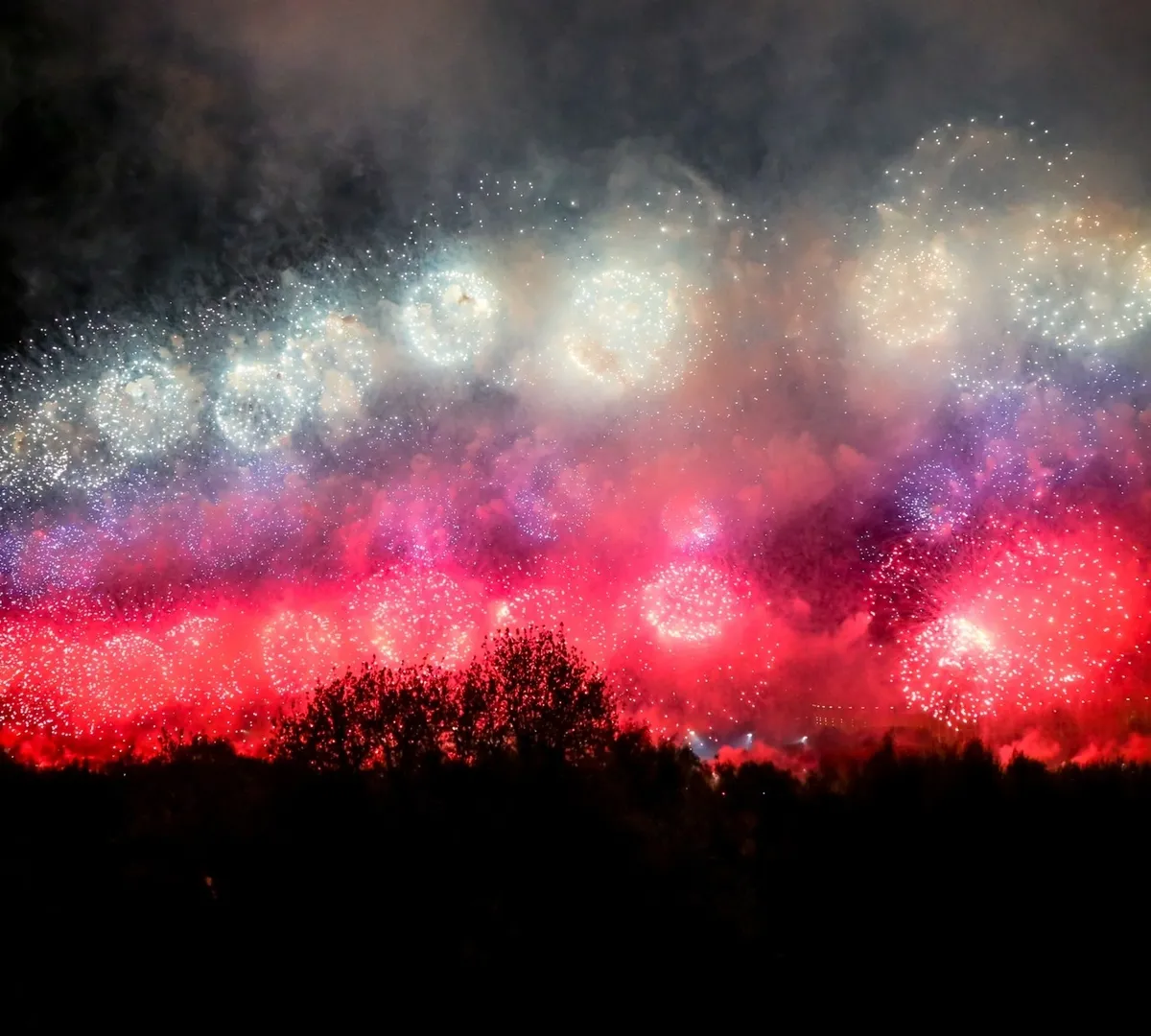 Афиша трансляции Праздничный фейерверк на ВДНХ в честь Дня России