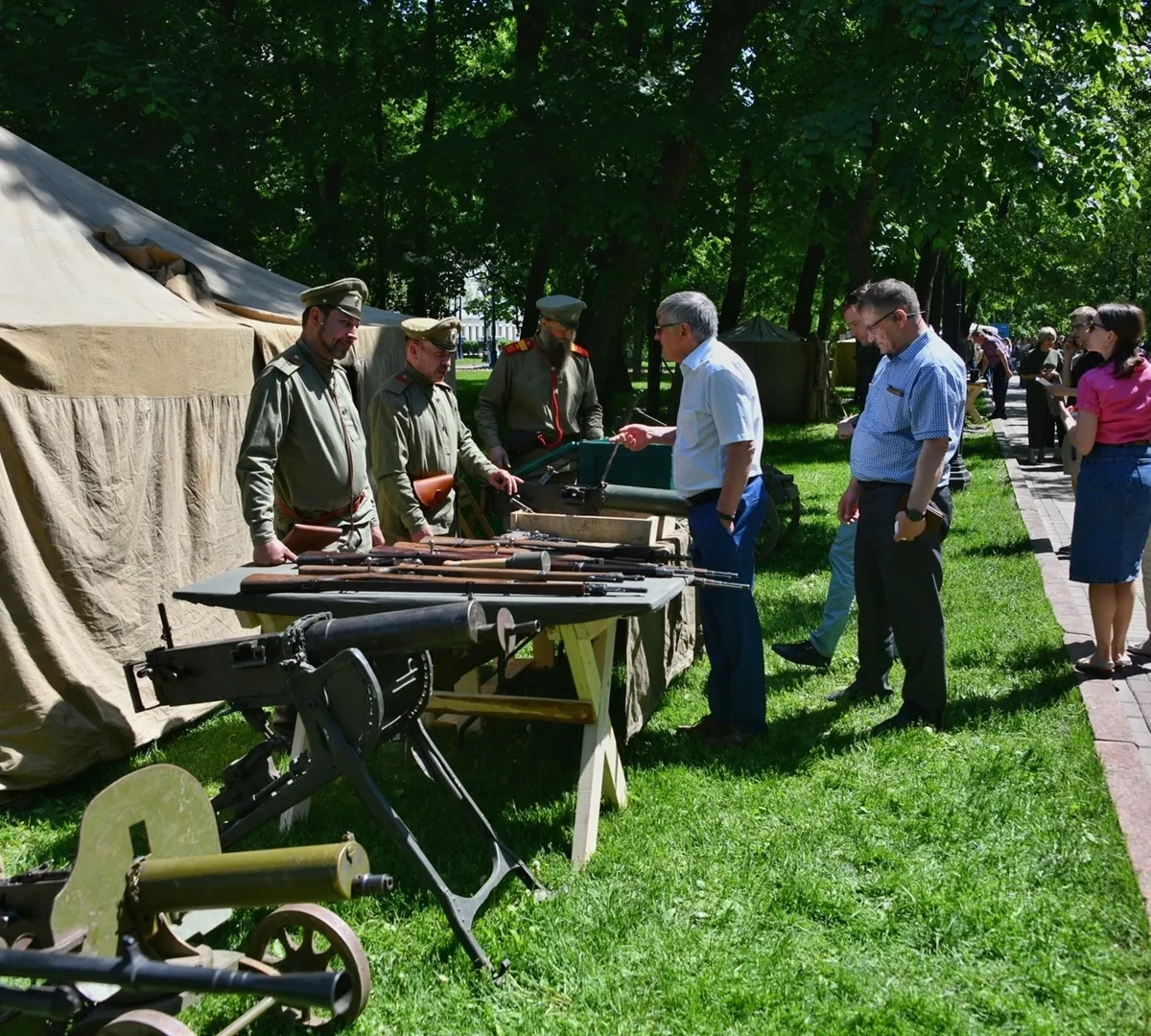 Афиша трансляции Экскурсия по фестивалю "Времена и эпохи. Победы России"
