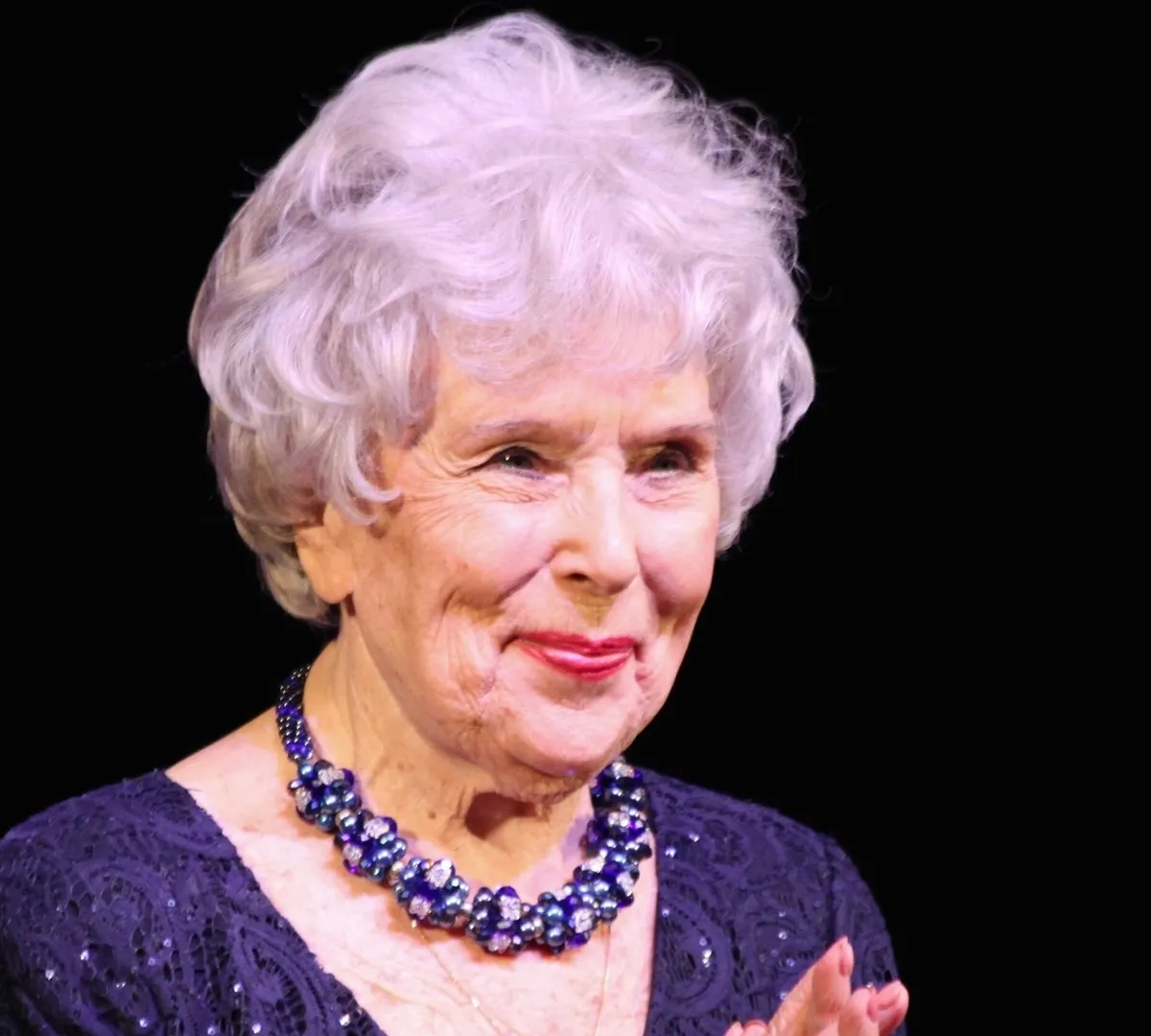 Афиша трансляции Церемония прощания с Верой Васильевой