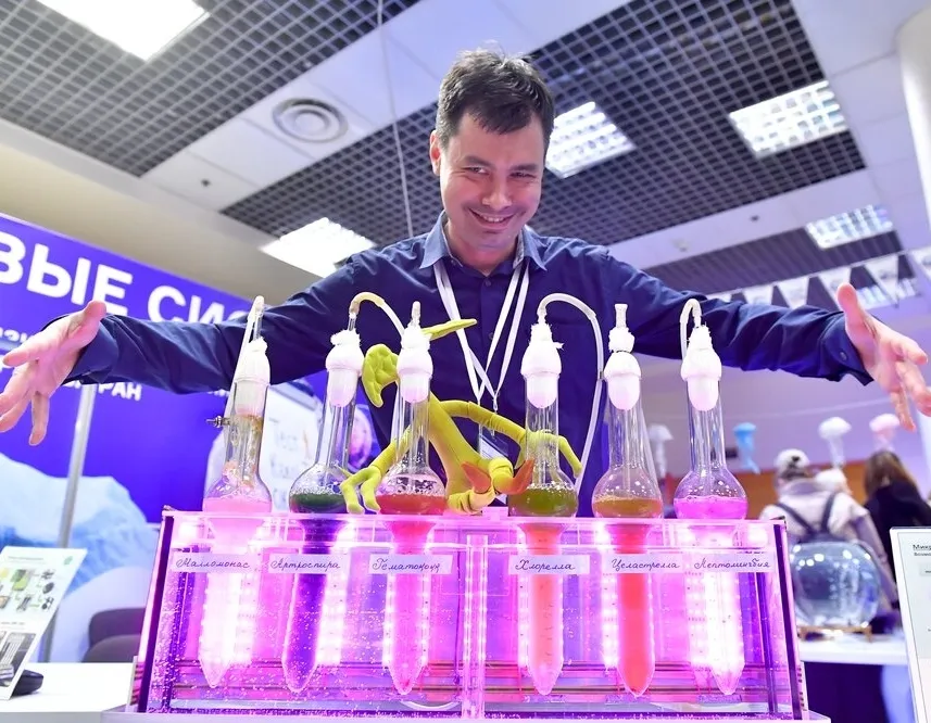 Афиша трансляции Фестиваль "Наука 0+" в Шуваловском корпусе МГУ