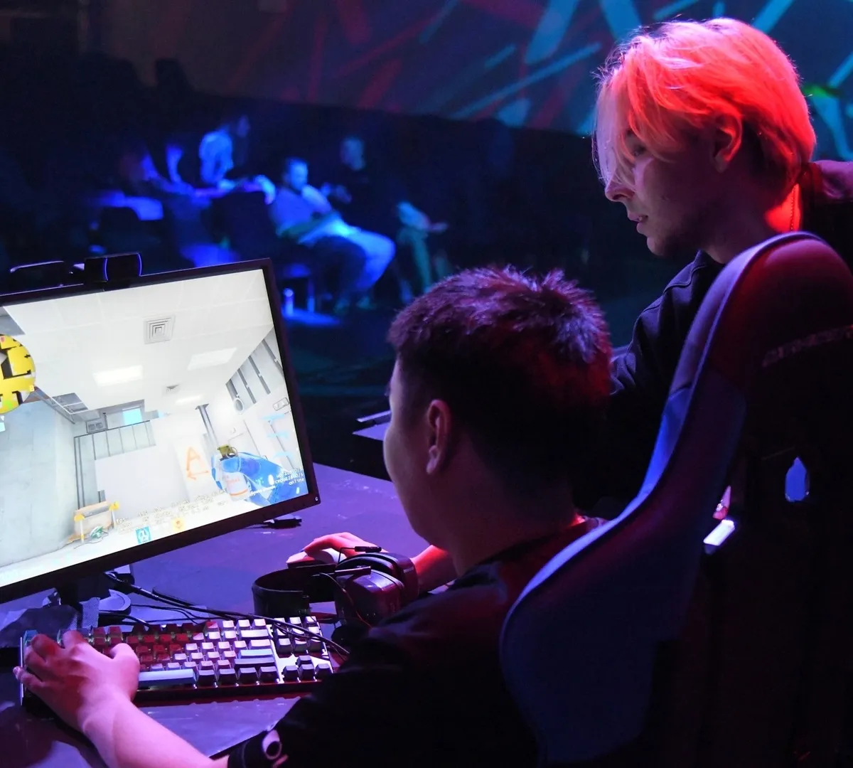 Афиша трансляции Первый в РФ турнир по онлайн-игре Counter-Strike 2