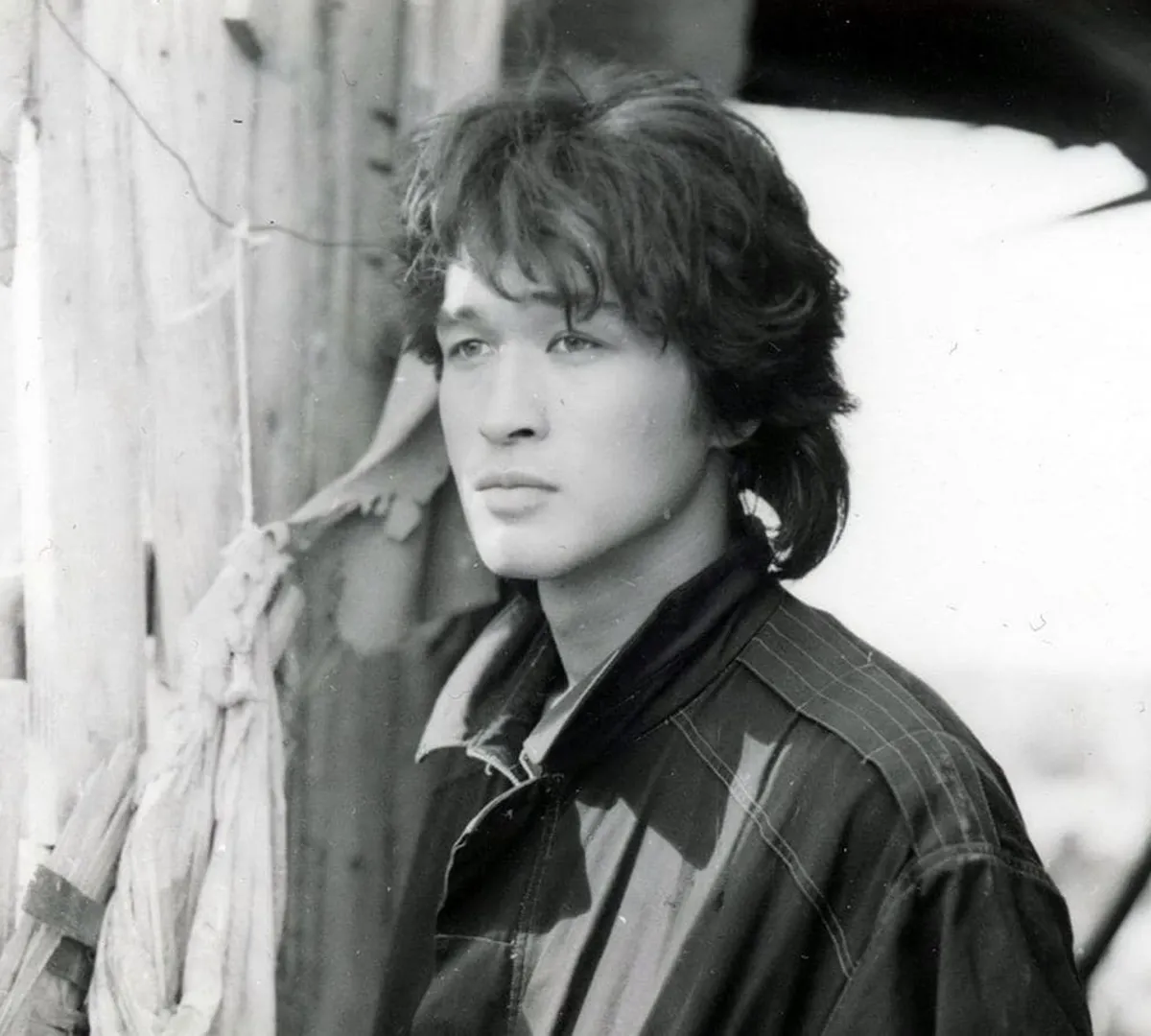 Афиша трансляции Экскурсия по выставке "Виктор Цой. Путь героя"