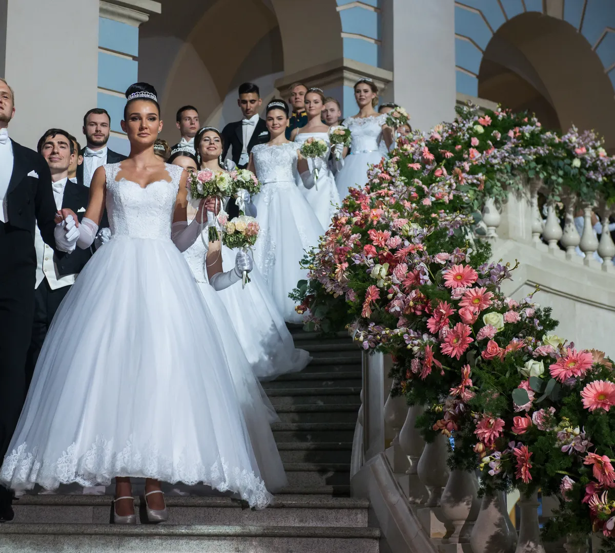 Афиша трансляции Как в Грибоедовском загсе проходит День влюбленных