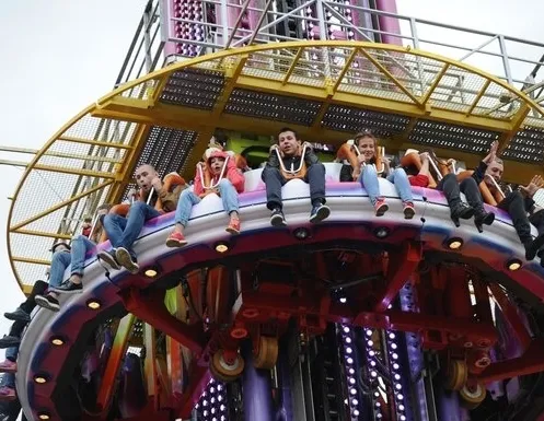 Афиша трансляции Экскурсия по выставке аттракционов и других развлечений