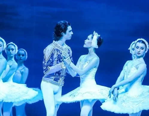 Афиша трансляции "Лебединое озеро" Евгения Плющенко на льду