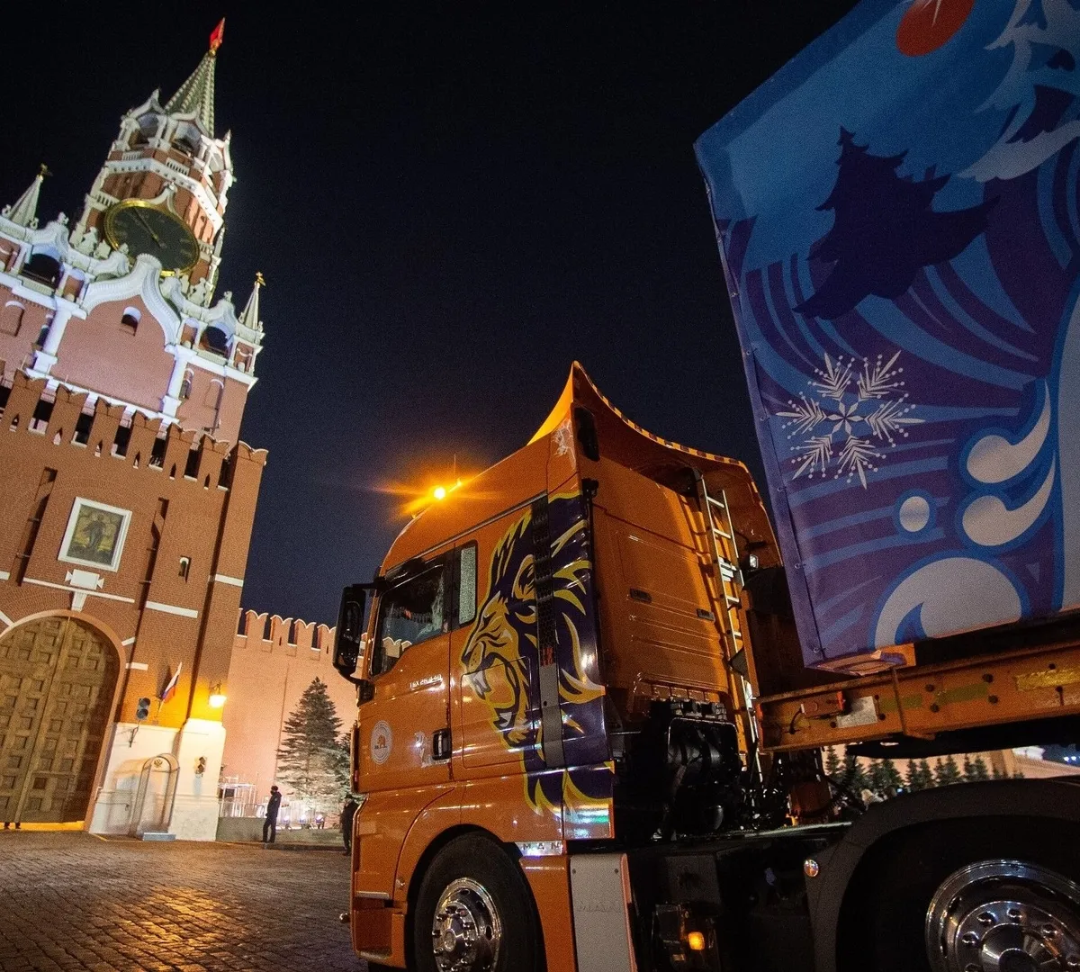 Афиша трансляции Доставка главной новогодней елки на Соборную площадь