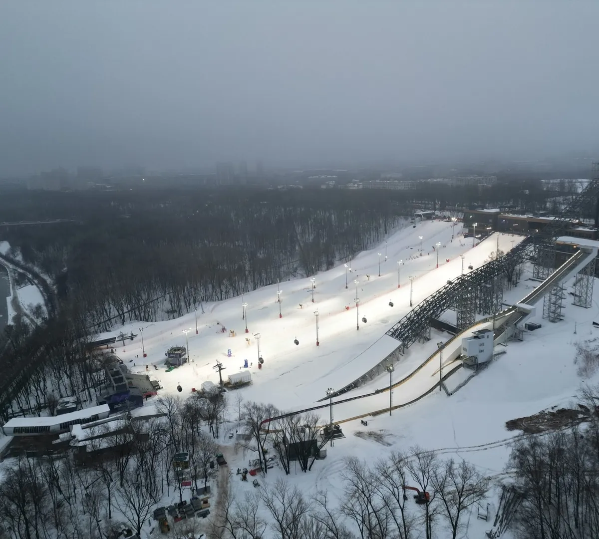 Афиша трансляции Экскурсия по горнолыжному комплексу "Воробьевы горы"