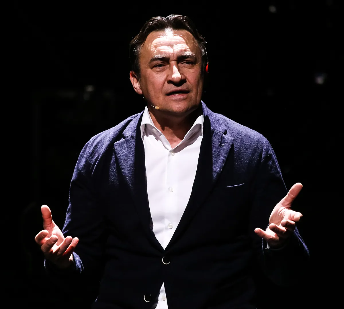 Афиша трансляции Творческая встреча с актером Камилем Лариным