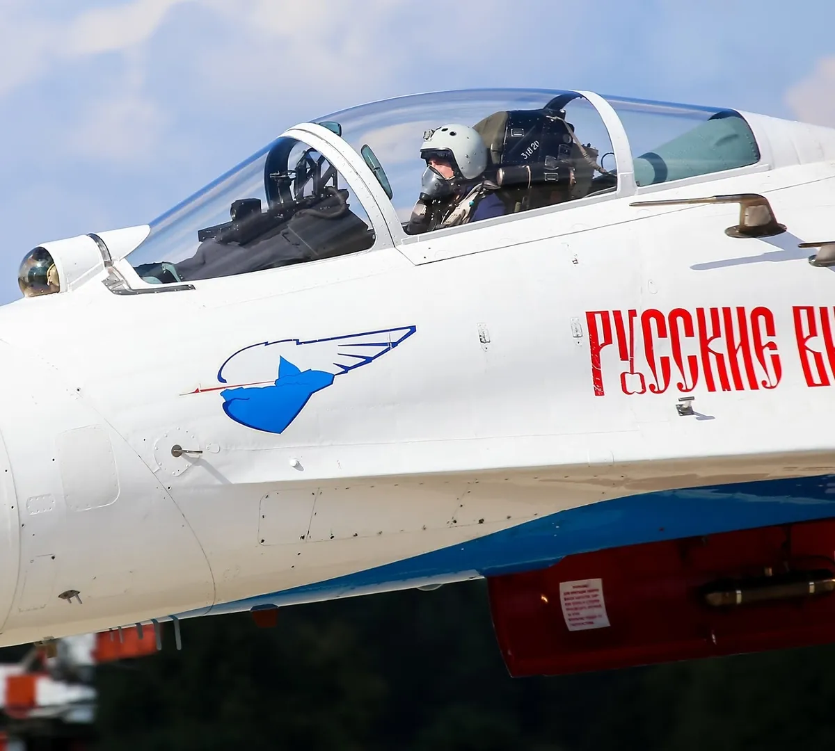 Афиша трансляции Пилотажное шоу "Русских витязей" и "Стрижей"