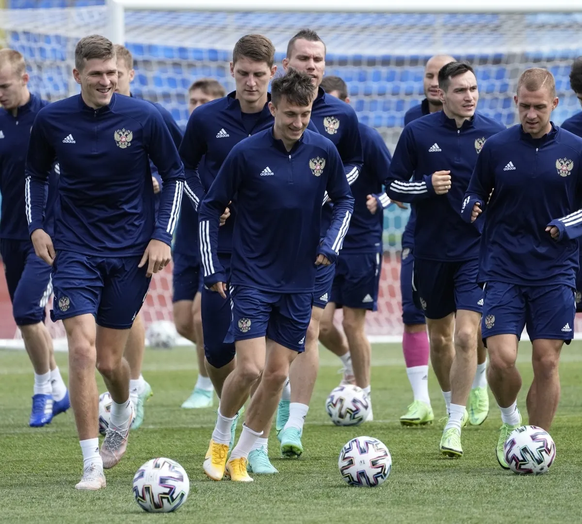 Афиша трансляции Обсуждаем матч Россия – Финляндия в фан-зоне в "Лужниках"