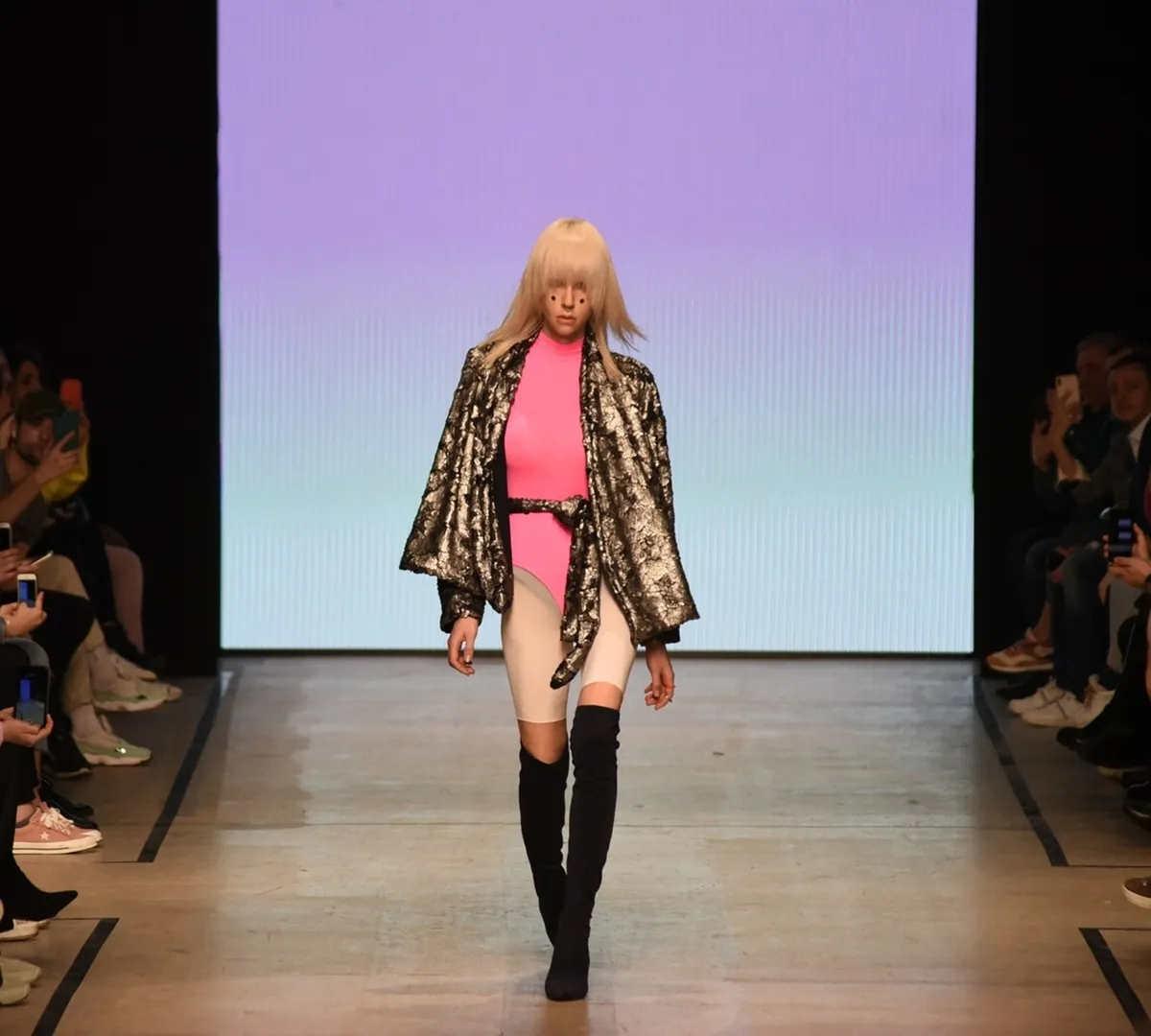 Афиша трансляции Дискуссия о развитии производства модных брендов