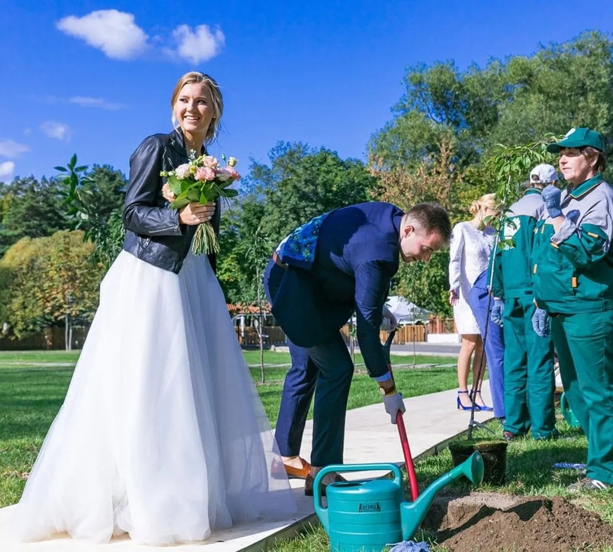 Афиша трансляции Высадка деревьев в Саду молодоженов на ВДНХ