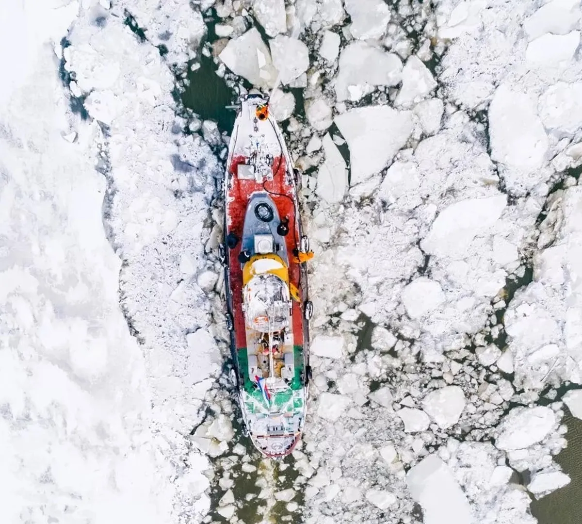 Афиша трансляции Работа ледоколов "Риф" и "Норд"