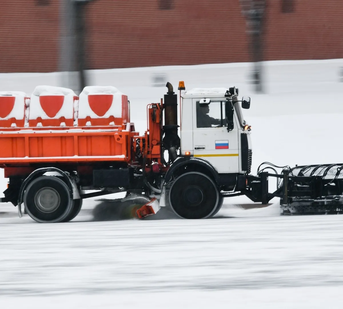 Афиша трансляции Городские службы устраняют последствия снегопада в столице
