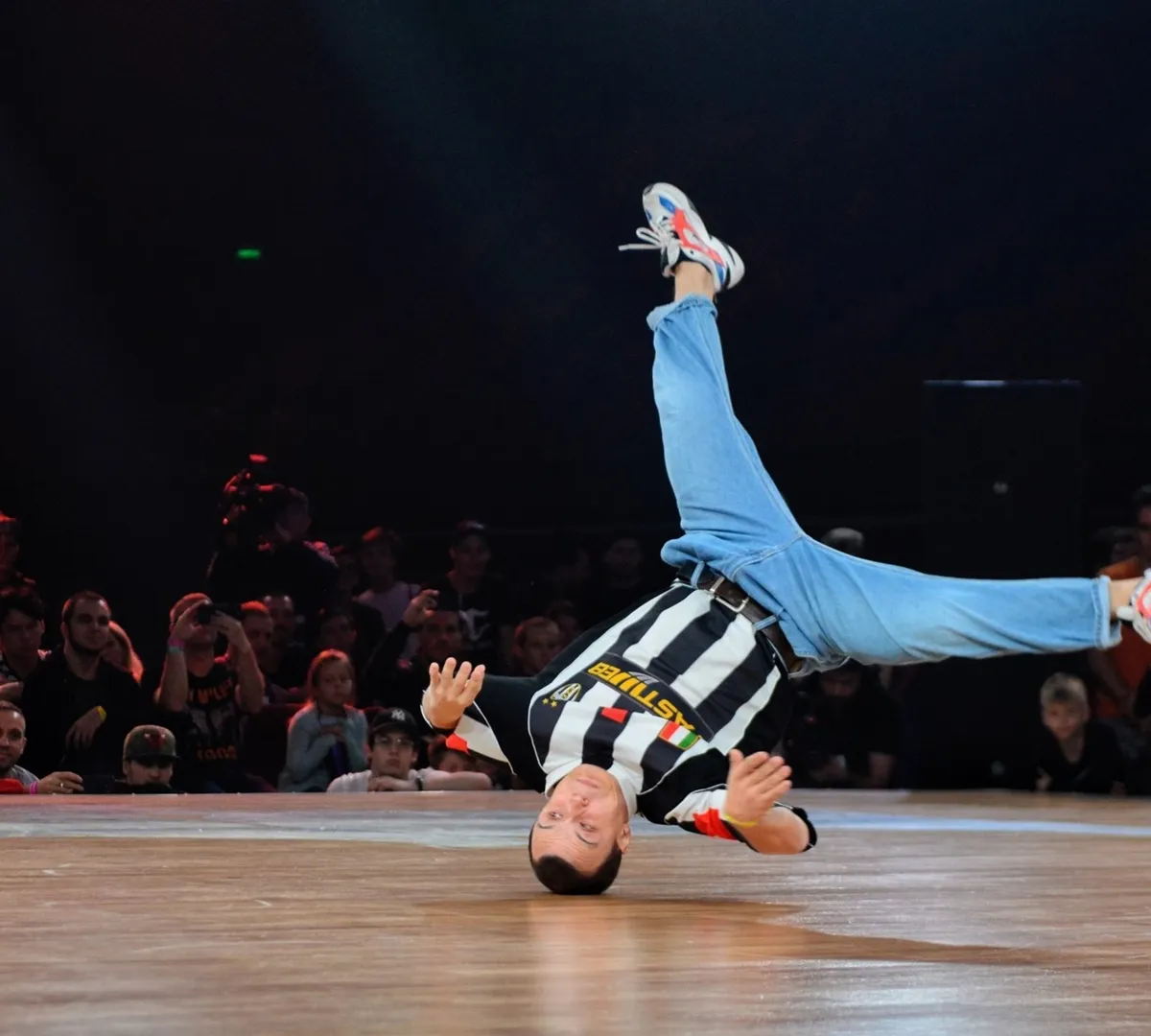 Афиша трансляции Командные соревнования на чемпионате России по брейкингу