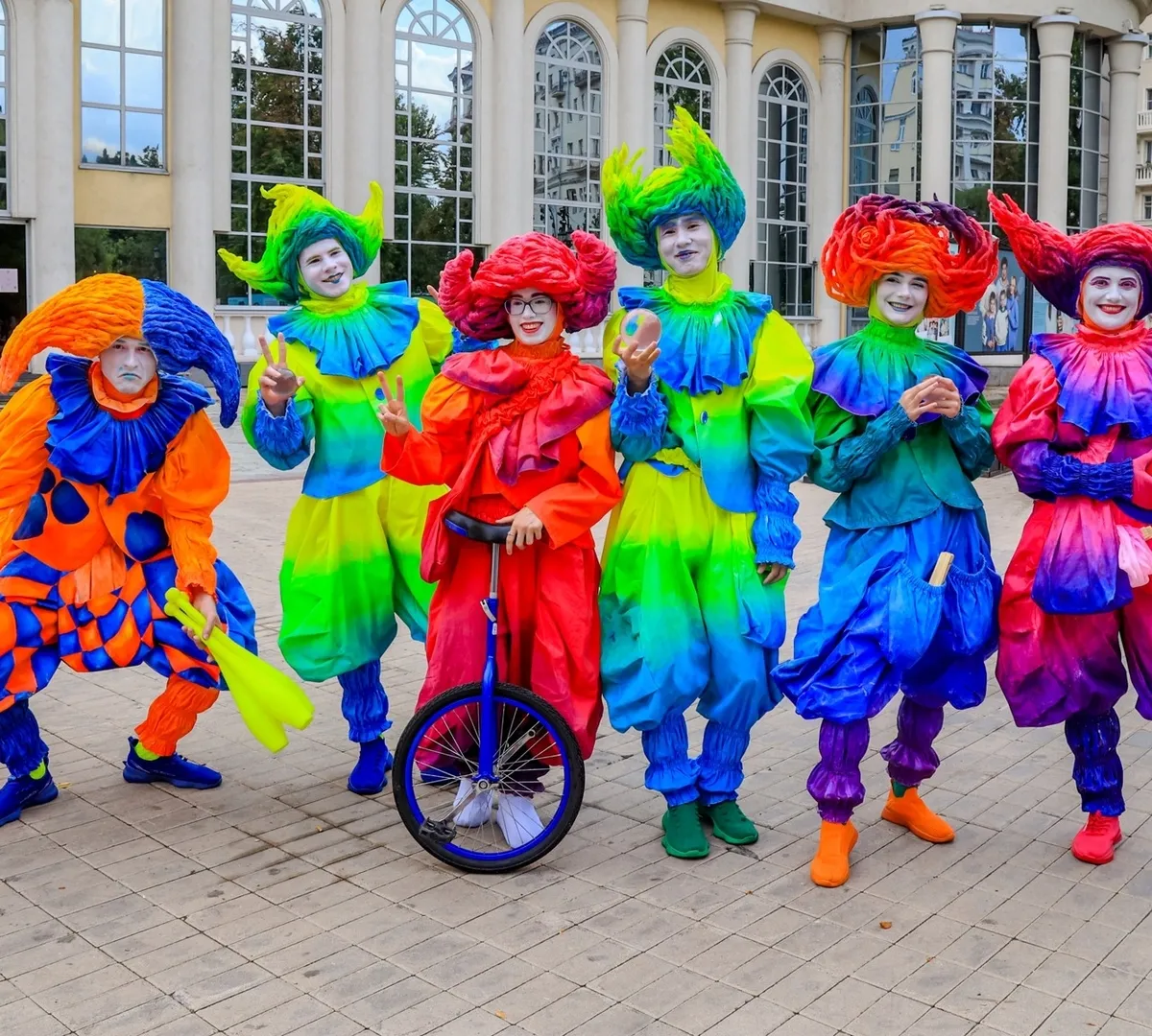 Афиша трансляции Обзор цирковой площадки фестиваля "Театральный бульвар"