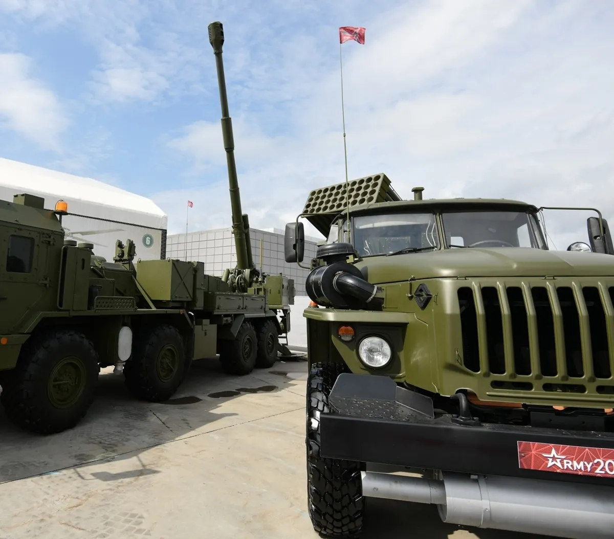 Афиша трансляции Обзор выставки российского вооружения на форуме "Армия-2023"