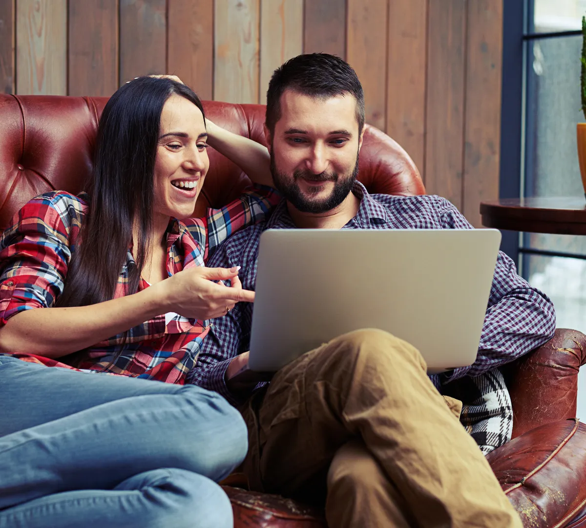 Афиша трансляции Руслан Усачев рассказывает, как зарабатывать на видеоблоге