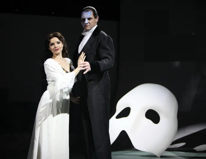 Афиша трансляции Любовь Казарновская раскрыла тайны мюзикла "Призрак Оперы"