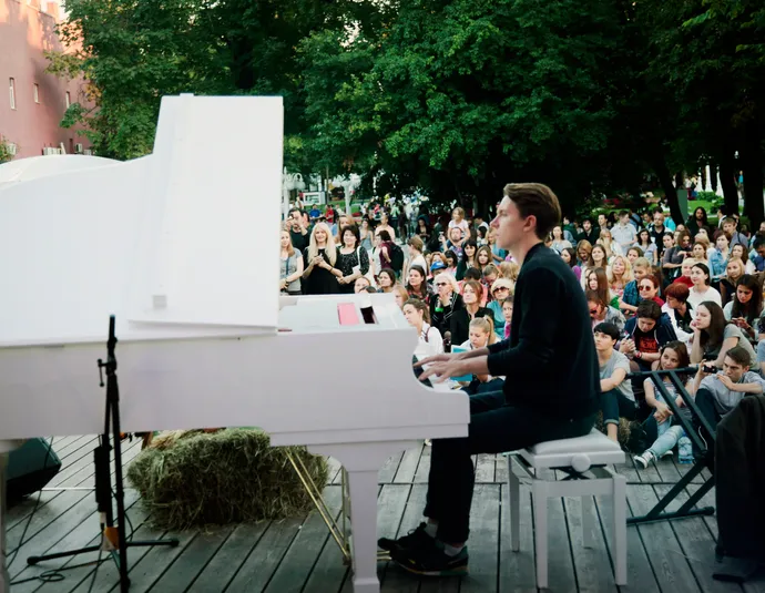 Афиша трансляции Фестиваль SOЛOMA: композитор Никола Мельников