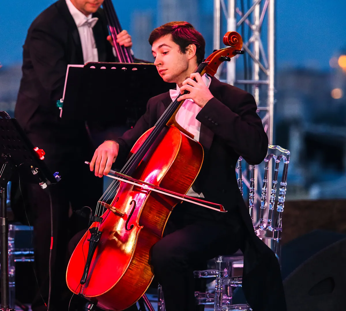 Афиша трансляции Симфонии Сергея Рахманинова "Колокола"