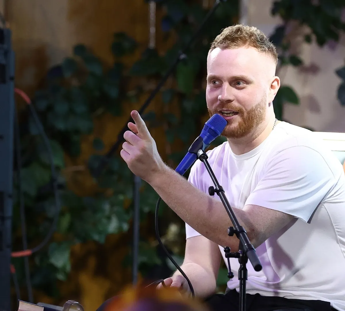 Афиша трансляции Евгений Чебатков проводит "Тотальный диктант"